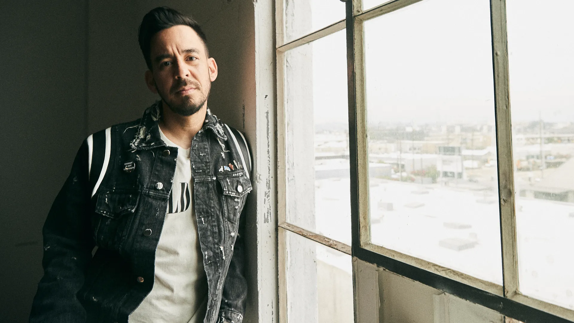 Foto: Mike Shinoda. Crédito: Daniel Prakopcyk.