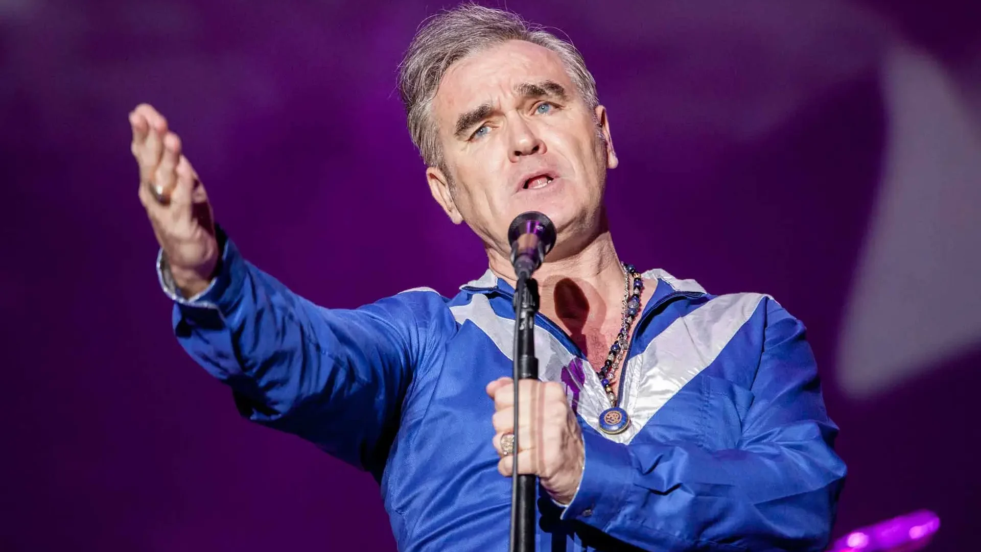 Morrissey demite empresário após Johnny Marr desmentir sobre alegações de reunião dos Smiths