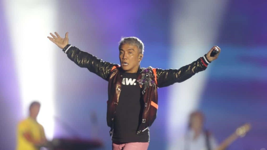 Arnel Pineda se diz disposto a deixar o Journey após show polêmico no Rock in Rio