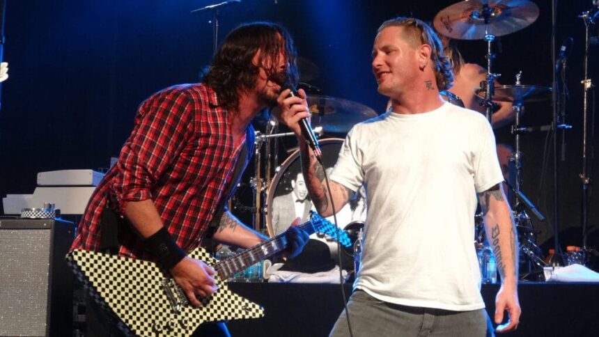 Foto: Dave Grohl e Corey Taylor. Crédito: divulgação.
