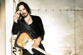 Foto: Richie Kotzen. Crédito: Travis Shinn.