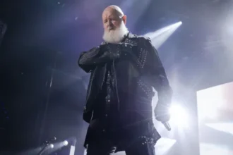 Foto: Rob Halford. Crédito: Frank Hoensch.