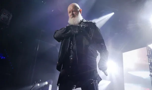 Foto: Rob Halford. Crédito: Frank Hoensch.