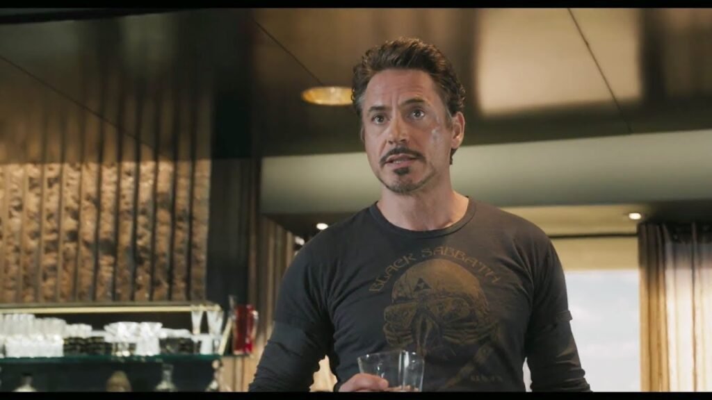 Foto: Tony Stark com a camiseta do Black Sabbath.