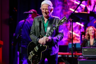 Foto: Keith Richards no Country Music Hall of Fame. Crédito: Jason Kempin/Getty Images para o Country Music Hall of Fame and Museum