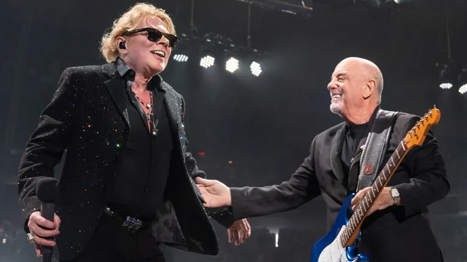 Veja Axl Rose do Guns N’ Roses se juntar a Billy Joel no palco em Inglewood, CA