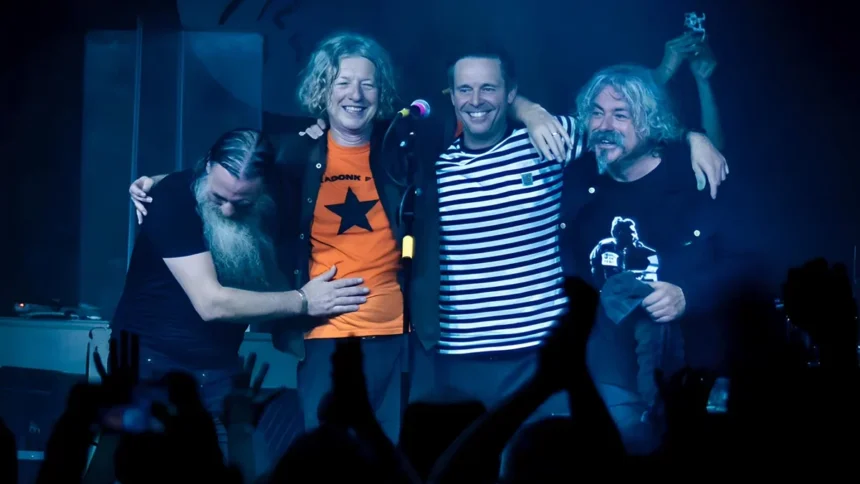 Cast, que irá abrir os shows do Oasis. Créditos: Jim Mitcham