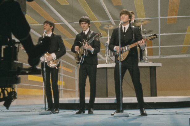 Foto: The Beatles no The Ed Sullivan Show. Crédito: Wikimedia Commons