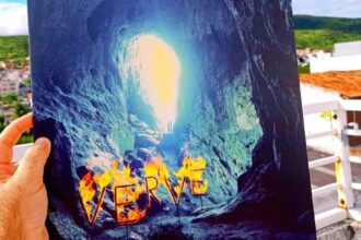 Capa de A Storm In Heaven do Verve. Crédito: Léo Siqueira.