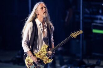 Foto: Jerry Cantrell. Crédito: Miikka Skaffari.