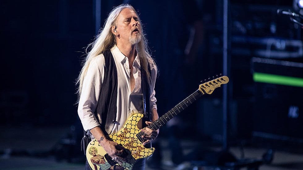 Jerry Cantrell reflete sobre o impacto do grunge e destaca banda que ajudou a impulsionar o movimento