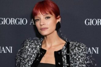 Lily Allen em 17 de outubro de 2024 em Nova York, Nova York. Foto de John Nacion/WWD via Getty Images