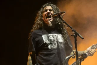 Tom Araya do Slayer. Foto: Raymond Ahner.