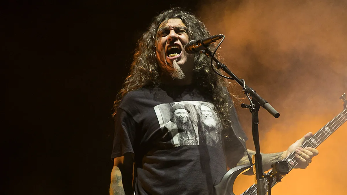 Tom Araya do Slayer. Foto: Raymond Ahner.