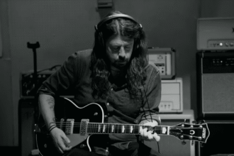 Dave Grohl. Crédito: Documentário Play