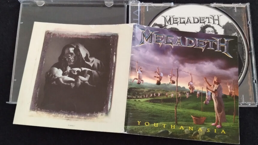 CD de Youthanasia do Megadeth.
