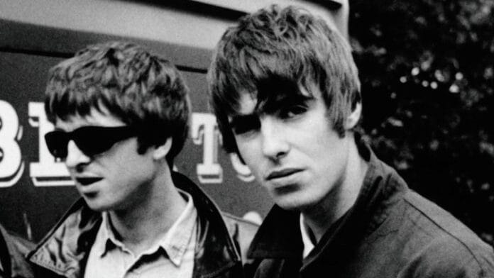 Noel e Liam Gallagher. Crédito: Michel Linssen/Redferns