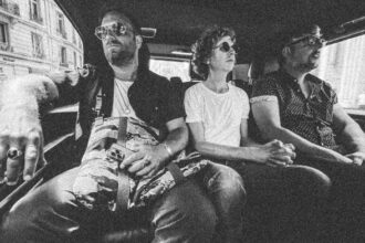 The Black Keys & Beck . Crédito: Larry Niehues