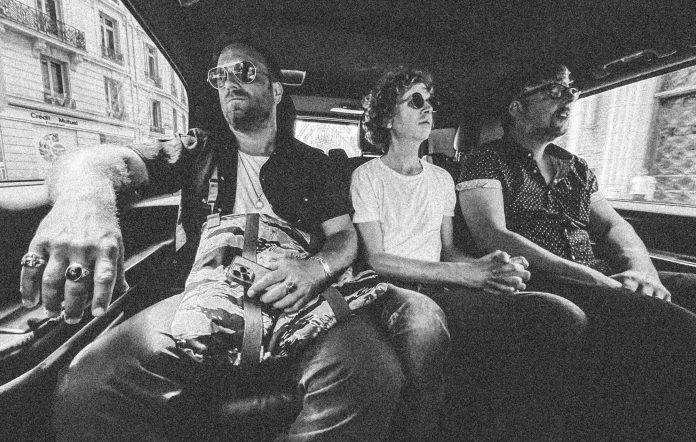Ouça I’m With the Band do The Black Keys com a participação de Beck