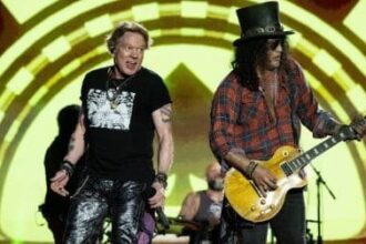 Foto: Axl Rose e Slash. Crédito: Harry Durrant.