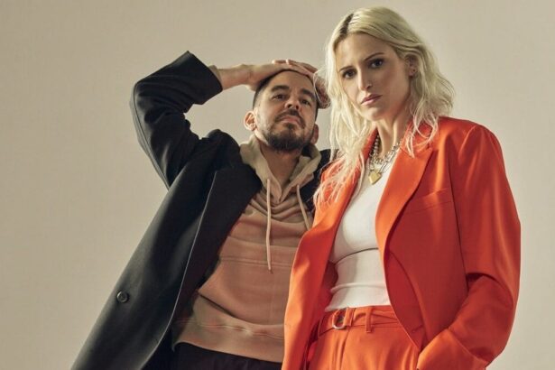 Emily Armstrong e Mike Shinoda no Linkin Park. Foto: James Minchin III.