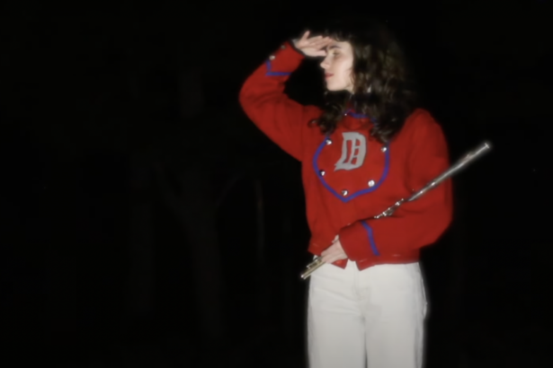 Clairo Sexy to Someone. Foto: Imagem Clipe Youtube.