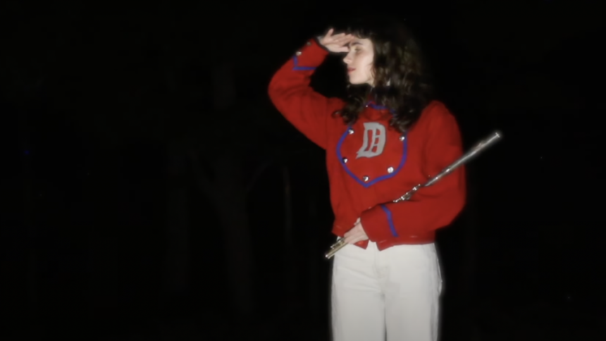 Clairo Sexy to Someone. Foto: Imagem Clipe Youtube.