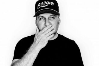 Foto: Spiral Stairs. Crédito: Steven Simko.