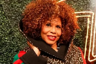 Foto: Alfa Anderson. Crédito: Neil Rasmus/BFA.com/Shutterstock.