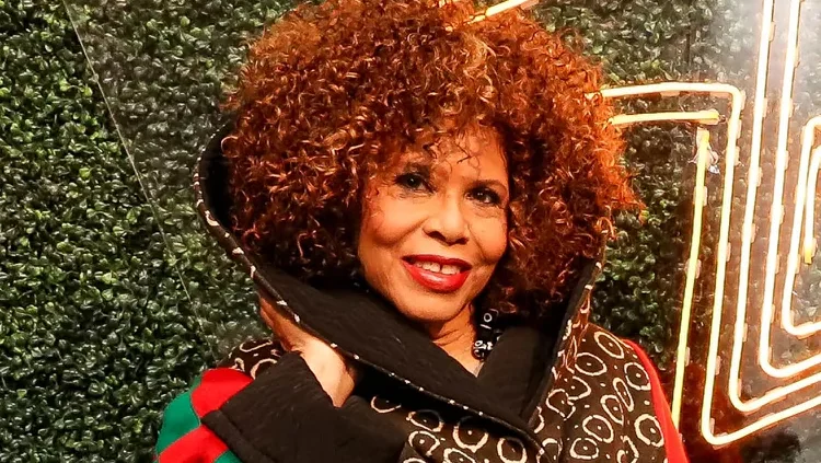 Foto: Alfa Anderson. Crédito: Neil Rasmus/BFA.com/Shutterstock.