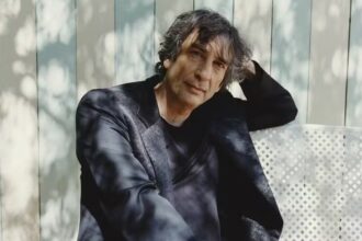 O autor Neil Gaiman em Los Angeles, em 2019 — Foto: Rozette Rago/The New York Times