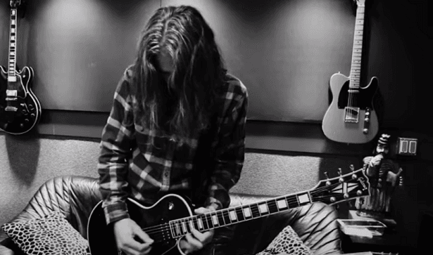 Joe Holmes. Foto: Reprodução.