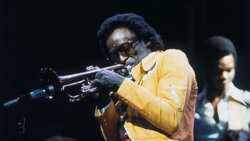 Miles Davis. Crédito: Reprodução / Spotify.