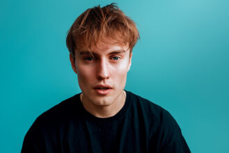 Foto: Sam Fender. Crédito: Maximilian König.