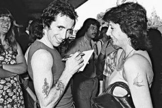 Foto: Bon Scott do AC/DC. Crédito: Fairfax Media/Getty Images.
