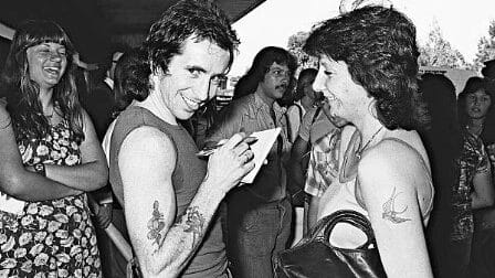 Foto: Bon Scott do AC/DC. Crédito: Fairfax Media/Getty Images.