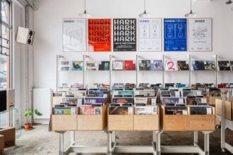 Loja de discos Hark no 11º arrondissement de Paris. Foto: Edouard Auffray