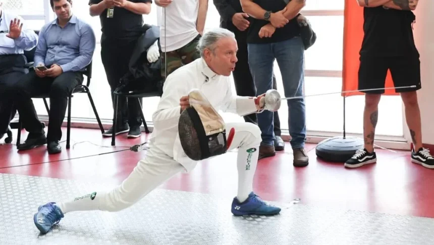 Bruce Dickinson Esgrima. Reprodução/ Facebook Confederação Brasileira de Esgrima