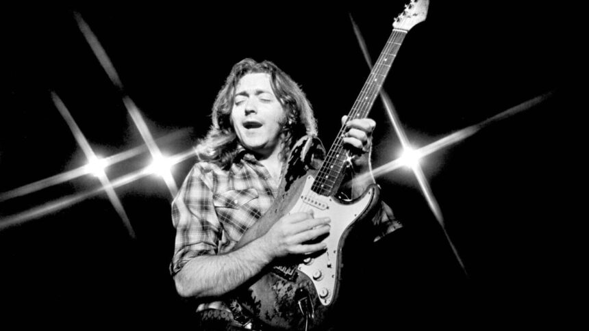 Foto: Rory Gallagher. Crédito: Brian Cooke.