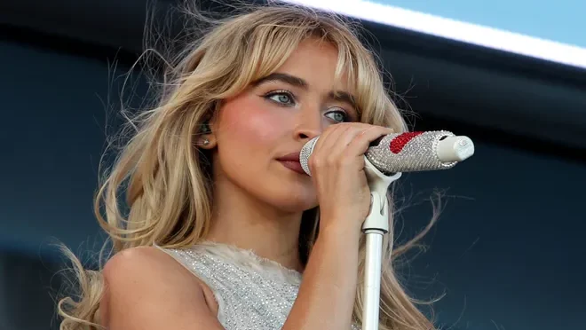 Foto: Sabrina Carpenter. Crédito: Taya Gray/The Desert Sun.