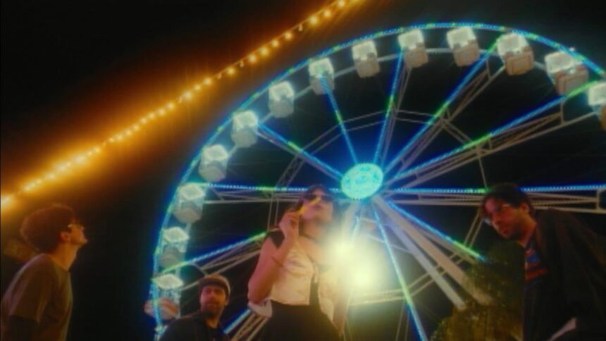 Foto: terraplana. Crédito: Reprodução clipe Charlie.