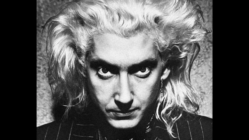 Foto: Budgie Peter Edward Clarke. Crédito: Reprodução Capa Biografia.