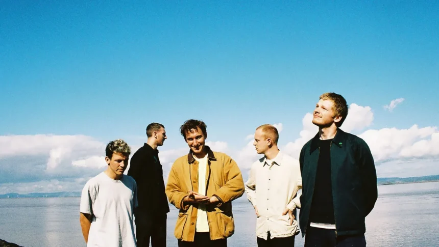 Foto: Squid / Cowards. Credito: Holly Whitaker.