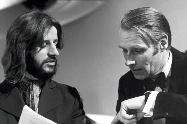 Foto: Ringo Starr e George Martin. Crédito: Avalon/Getty Images.