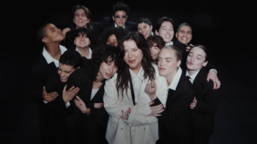 Foto: Lucy Dacus. Crédito: Vídeo clipe Best Guess.