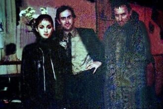 Foto: Madonna com os irmãos Girlroy do The Breackfast Club. Crédito: Desconhecido.