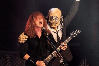 Foto: Dave Mustaine e Vic Rattlehead. Crédito: Kreepin Deth.