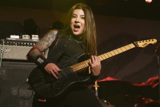 Jessica Di Falchi. Crédito: Alison Webster/Metal Injection.