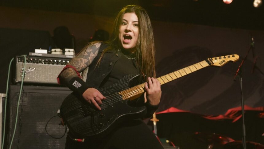 Jessica Di Falchi. Crédito: Alison Webster/Metal Injection.