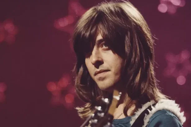 Foto: Joey Molland / Badfinger. Crédito: Michael Putland / Getty Images.